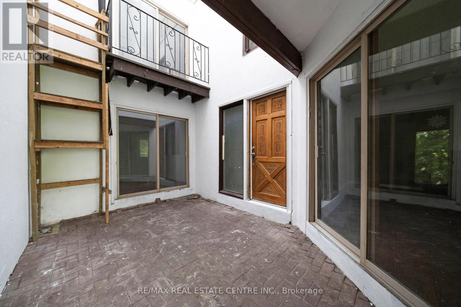 28 Adamson Street S, Halton Hills, Ontario  L0P 1K0 - Photo 4 - W12503534