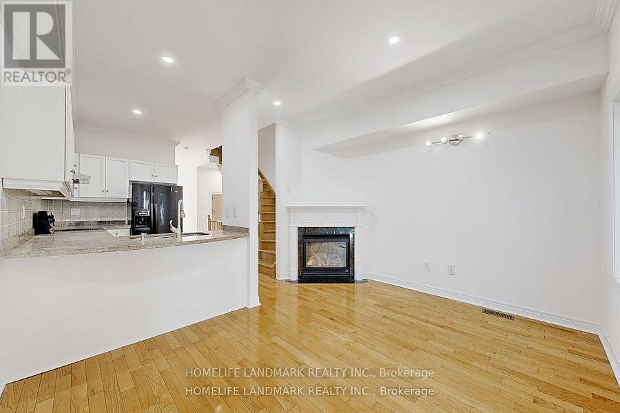 19 English Garden Way, Toronto, Ontario  M2M 4M4 - Photo 13 - C12411005