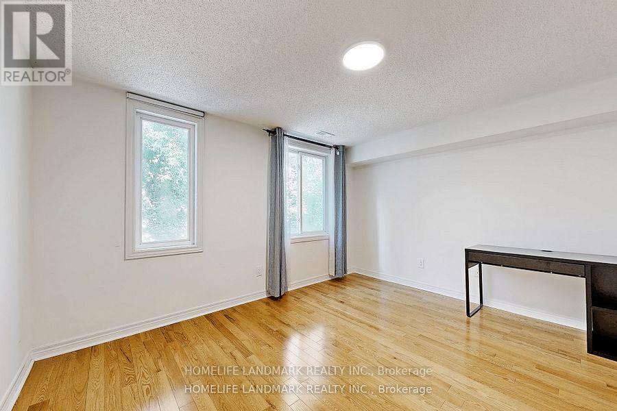 19 English Garden Way, Toronto, Ontario  M2M 4M4 - Photo 24 - C12411005