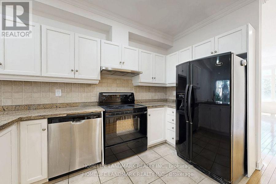 19 English Garden Way, Toronto, Ontario  M2M 4M4 - Photo 10 - C12411005