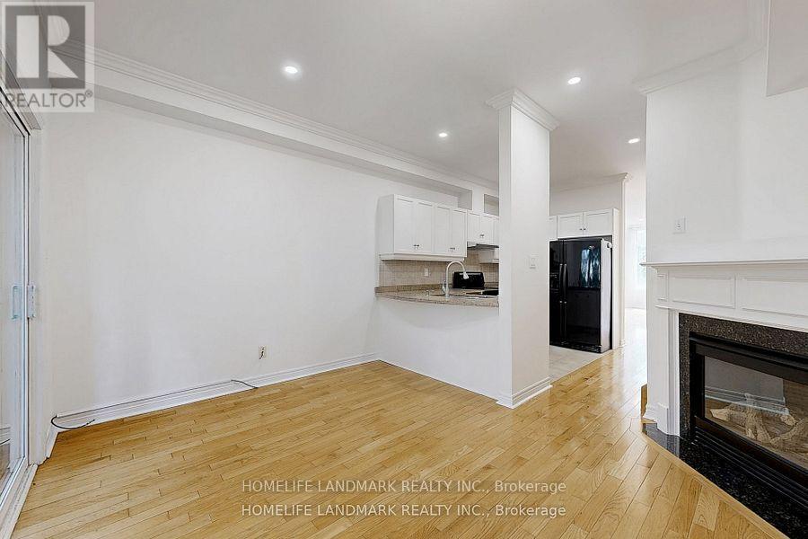 19 English Garden Way, Toronto, Ontario  M2M 4M4 - Photo 12 - C12411005