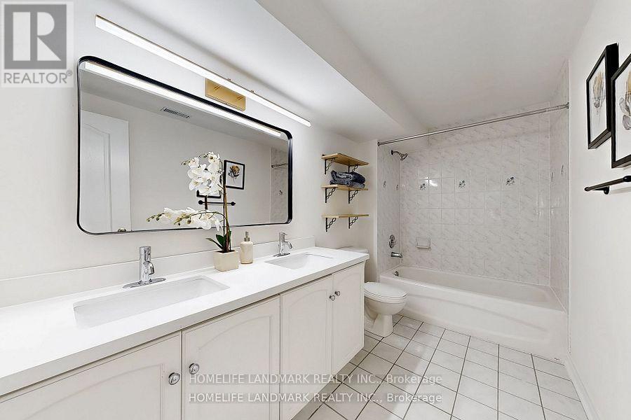 19 English Garden Way, Toronto, Ontario  M2M 4M4 - Photo 18 - C12411005