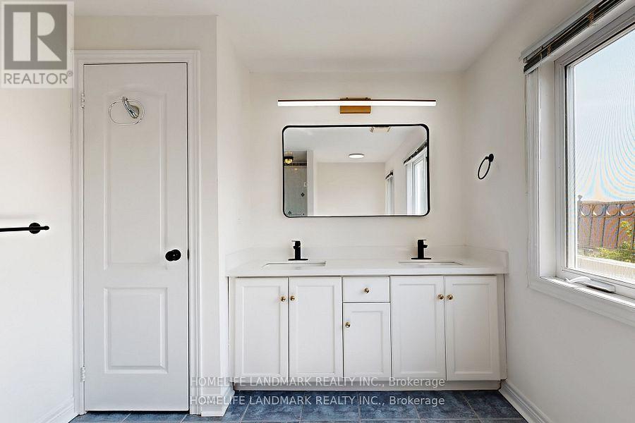 19 English Garden Way, Toronto, Ontario  M2M 4M4 - Photo 26 - C12411005