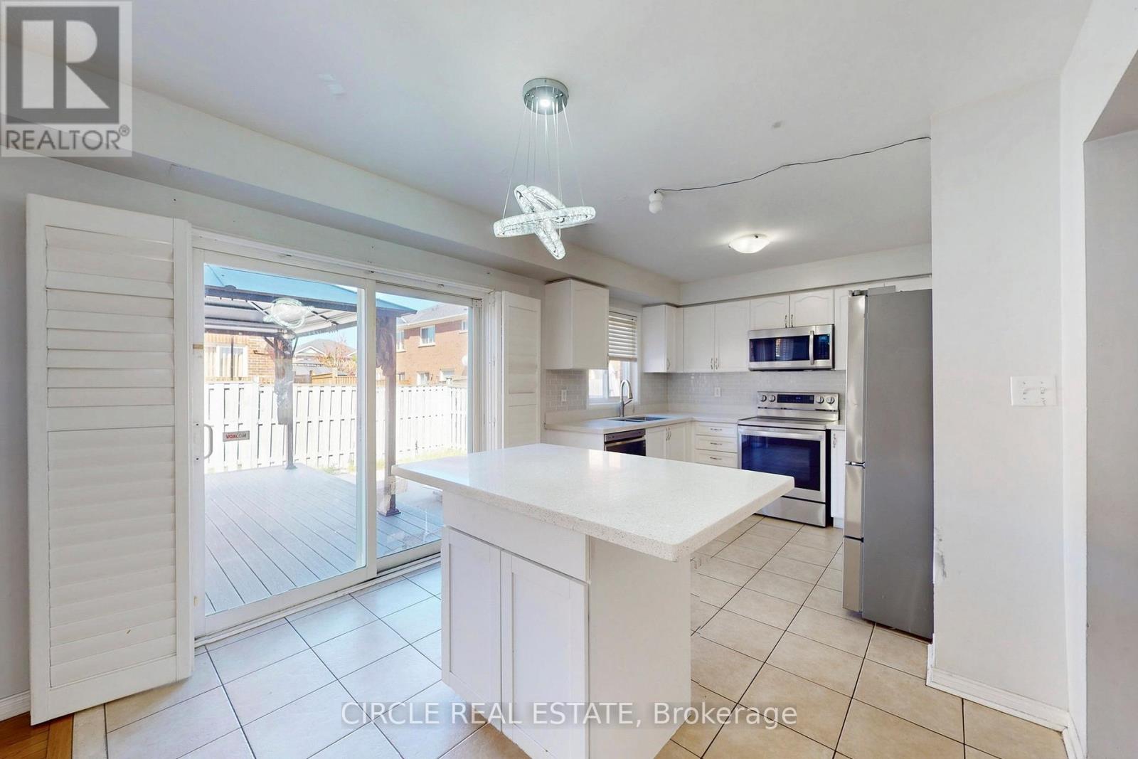 44 Conklin Drive, Brampton, Ontario  L7A 3P5 - Photo 13 - W12432639