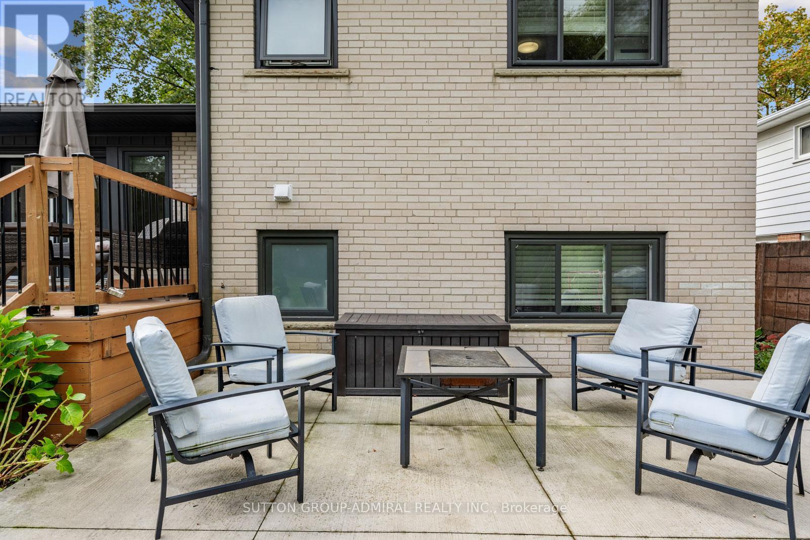 41 Waterford Drive, Toronto, Ontario  M9R 2N5 - Photo 31 - W12504918