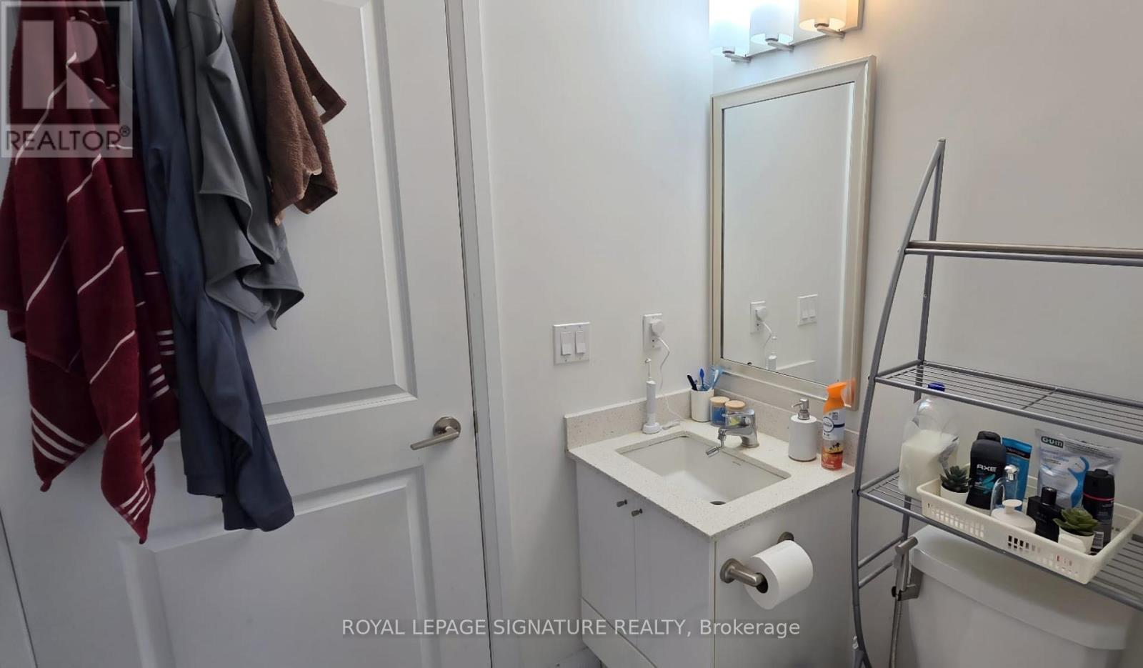 403 - 75 Eglinton Avenue W, Mississauga, Ontario  L5R 0E5 - Photo 13 - W12504938