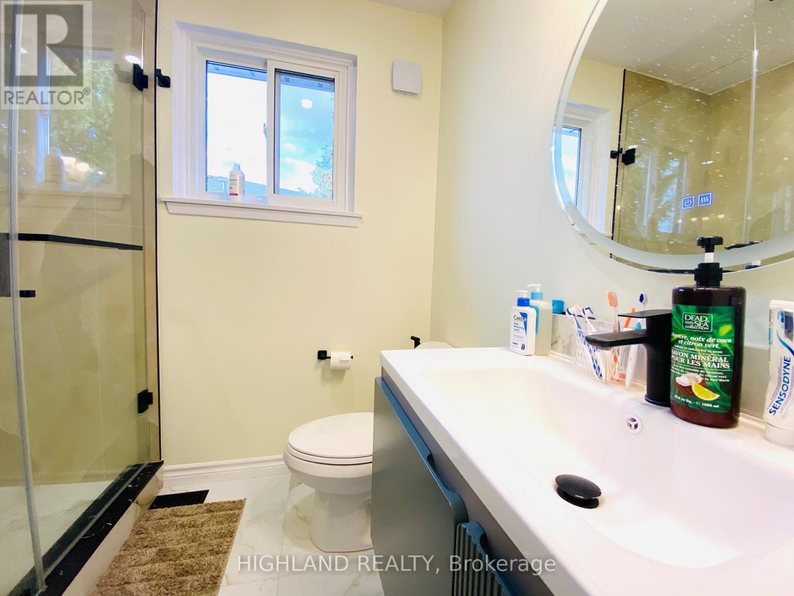 #upper - 626 Abana Road, Mississauga, Ontario  L5A 1H4 - Photo 11 - W12504948