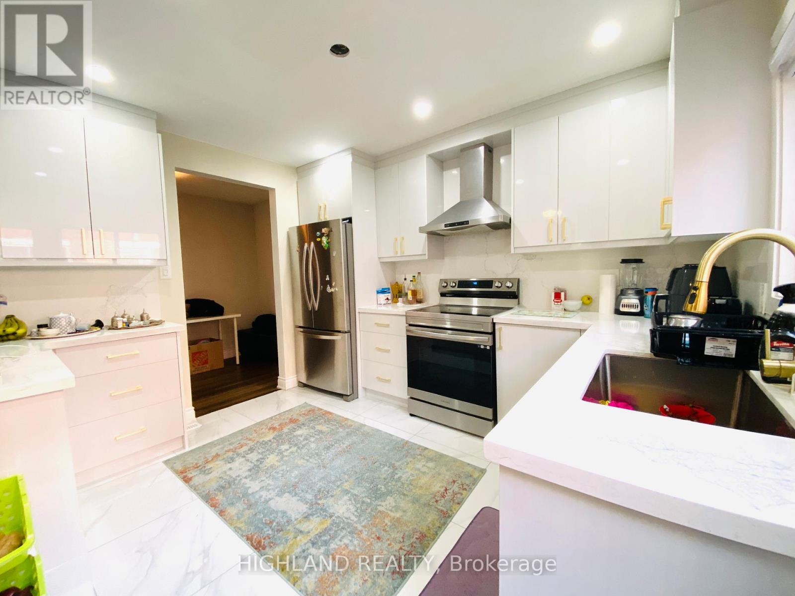 #upper - 626 Abana Road, Mississauga, Ontario  L5A 1H4 - Photo 4 - W12504948