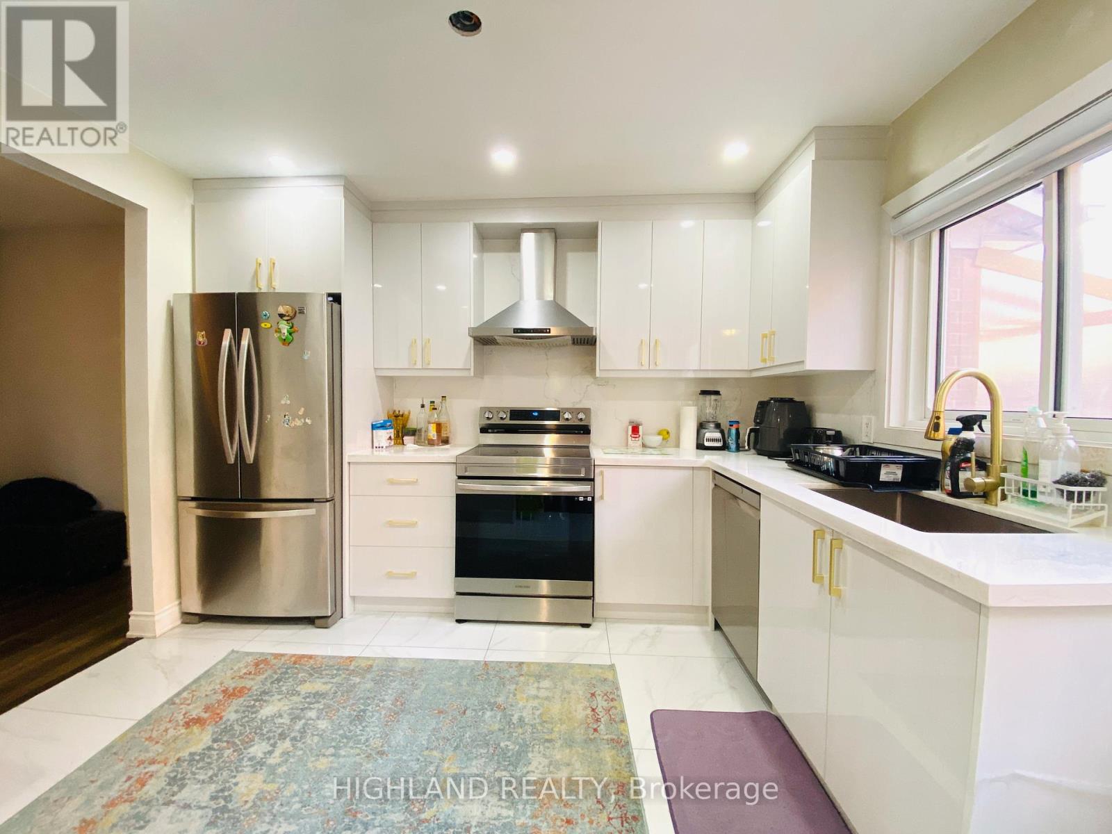 #upper - 626 Abana Road, Mississauga, Ontario  L5A 1H4 - Photo 5 - W12504948