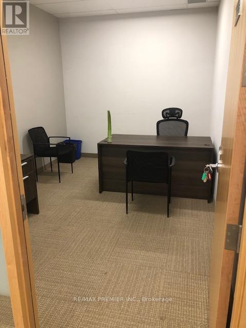 301-I - 231 Oak Park Boulevard, Oakville, Ontario  L6H 6M4 - Photo 12 - W12504958