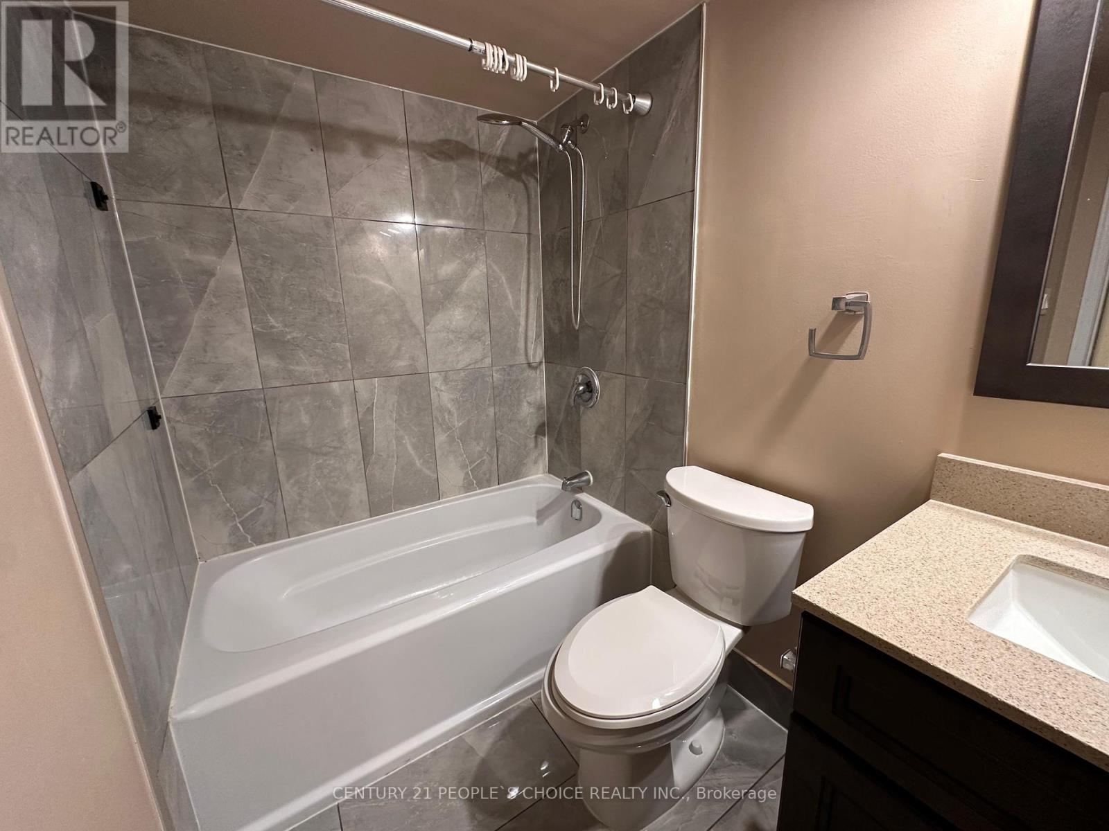 710 - 135 Hillcrest Avenue, Mississauga, Ontario  L5B 4B1 - Photo 12 - W12447772