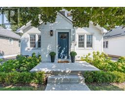 17 DAVIS STREET W, Norfolk, Ontario