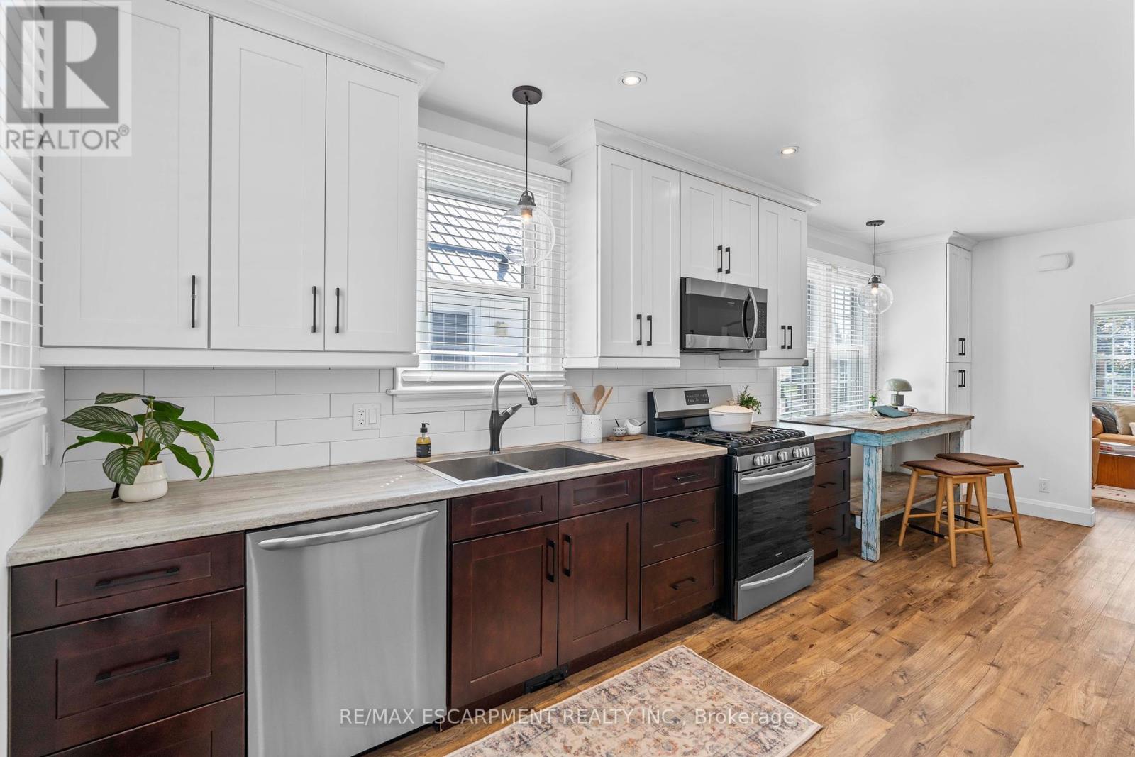 17 Davis Street W, Norfolk, Ontario  N3Y 2R2 - Photo 7 - X12346536