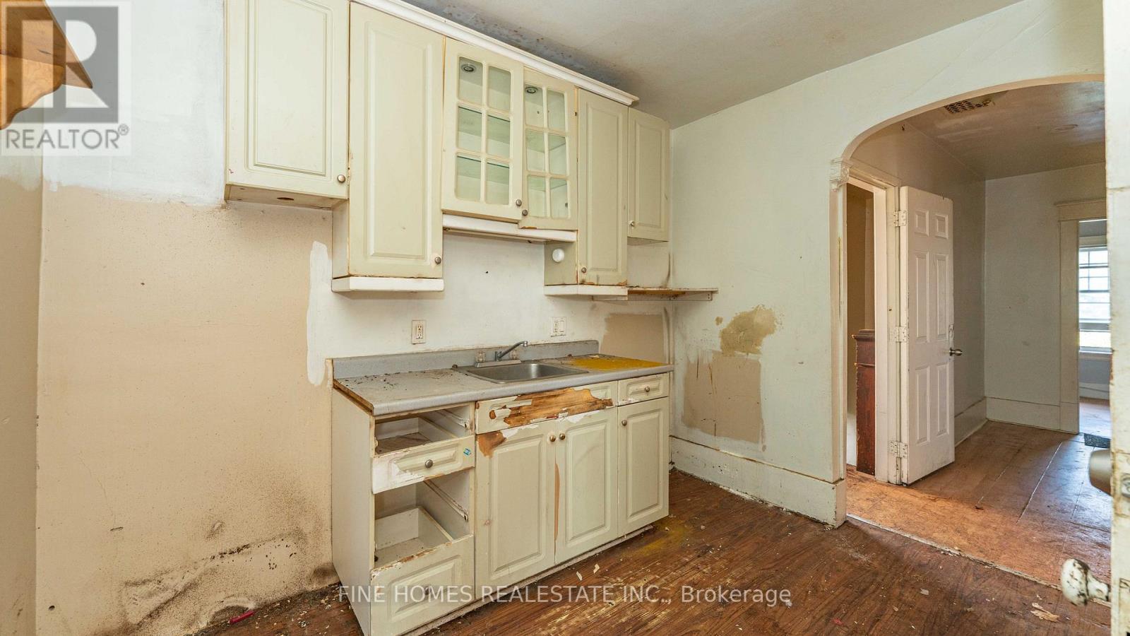 175 Stewart Street, Peterborough, Ontario  K9J 3M4 - Photo 8 - X12392489