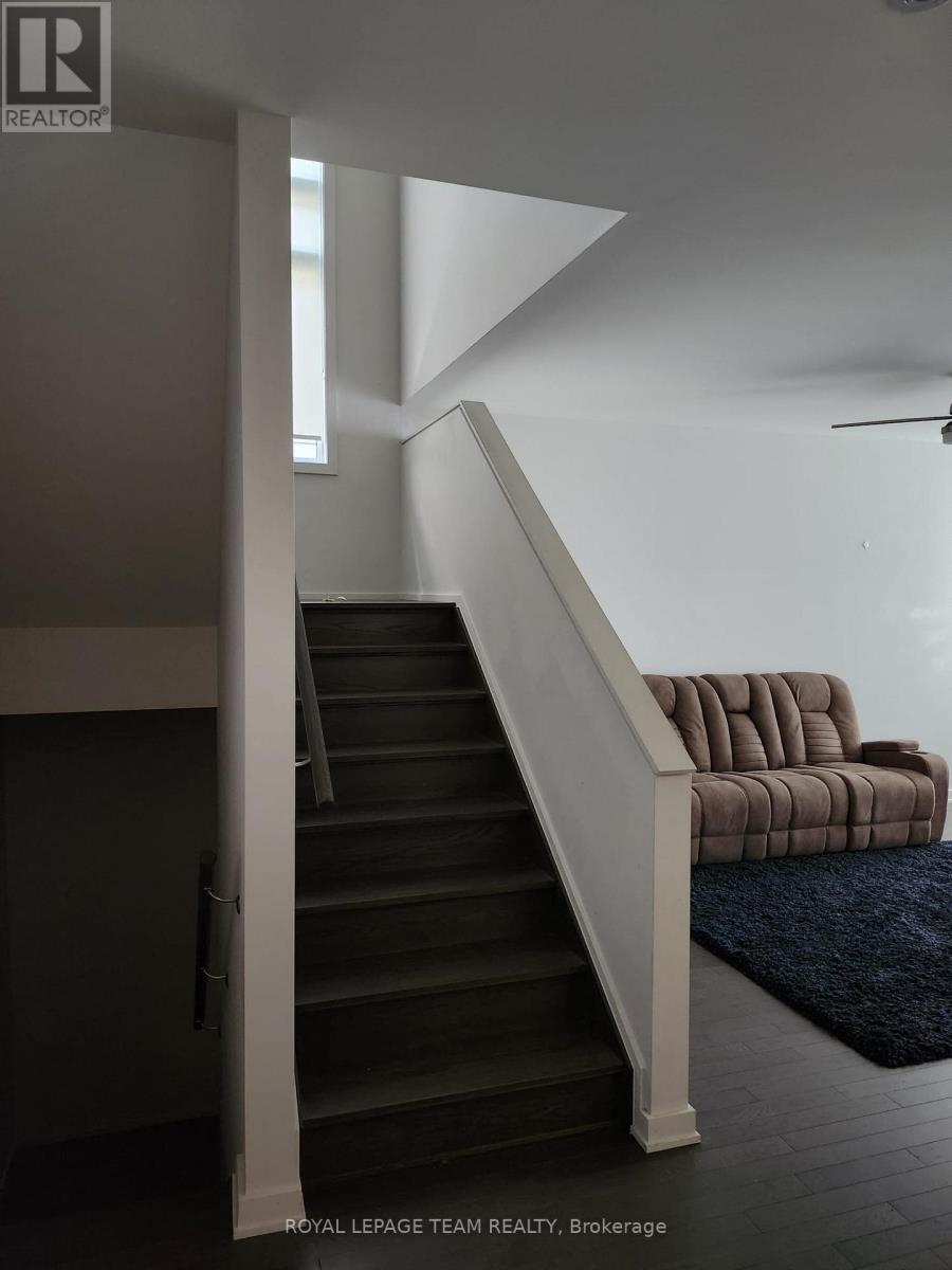 532 Tenor Ridge, Ottawa, Ontario  K4M 0P9 - Photo 10 - X12503316