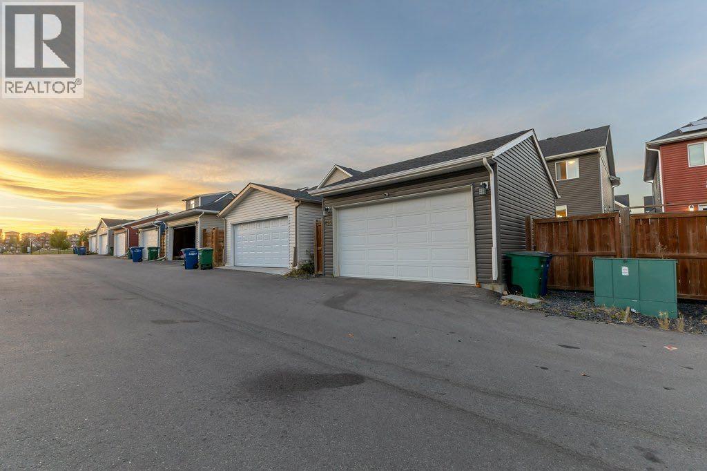 425 South Point Glen Sw, Airdrie, Alberta  T4B 4L1 - Photo 41 - A2259938