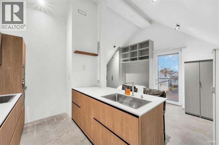 3 829 Keefer Street, Vancouver, British Columbia  V6A 1Y8 - Photo 1 - R3064033