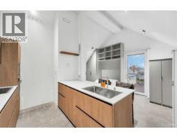 3 829 Keefer Street, Vancouver, Ca