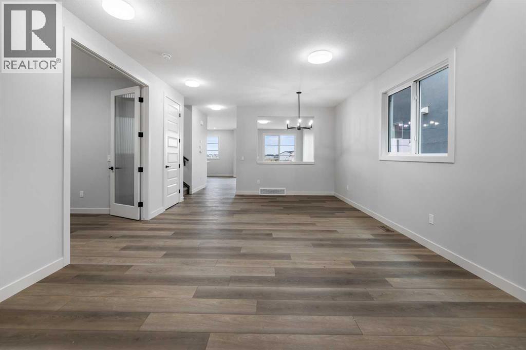 284 Savanna Drive Ne, Calgary, Alberta  T3J 5T3 - Photo 4 - A2267443