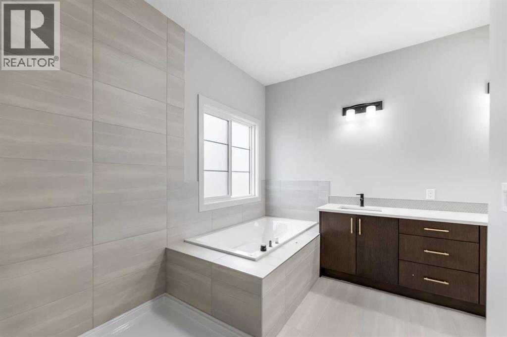 284 Savanna Drive Ne, Calgary, Alberta  T3J 5T3 - Photo 30 - A2267443