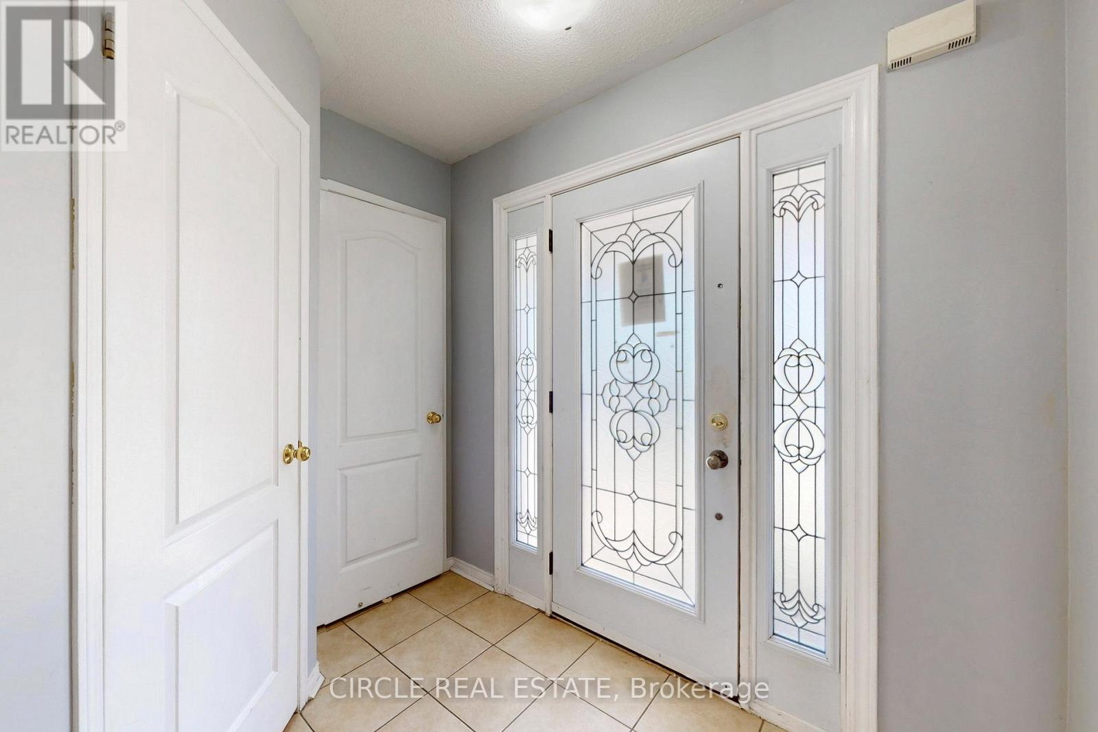 44 Conklin Drive, Brampton, Ontario  L7A 3P5 - Photo 5 - W12432639