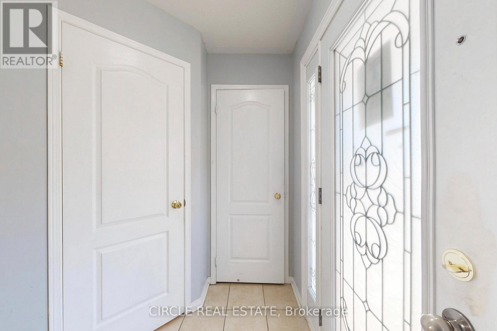 44 Conklin Drive, Brampton, Ontario  L7A 3P5 - Photo 6 - W12432639