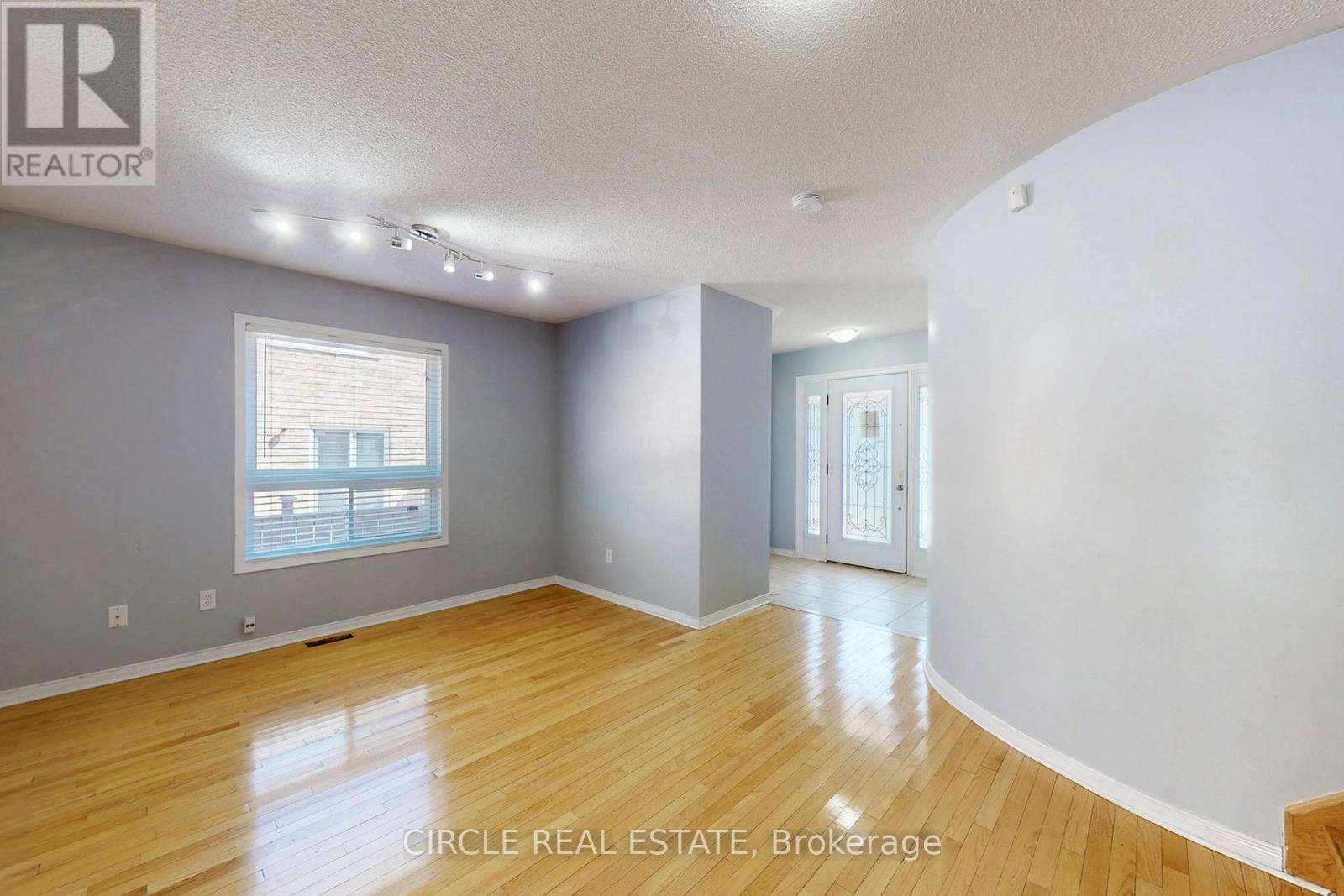 44 Conklin Drive, Brampton, Ontario  L7A 3P5 - Photo 8 - W12432639