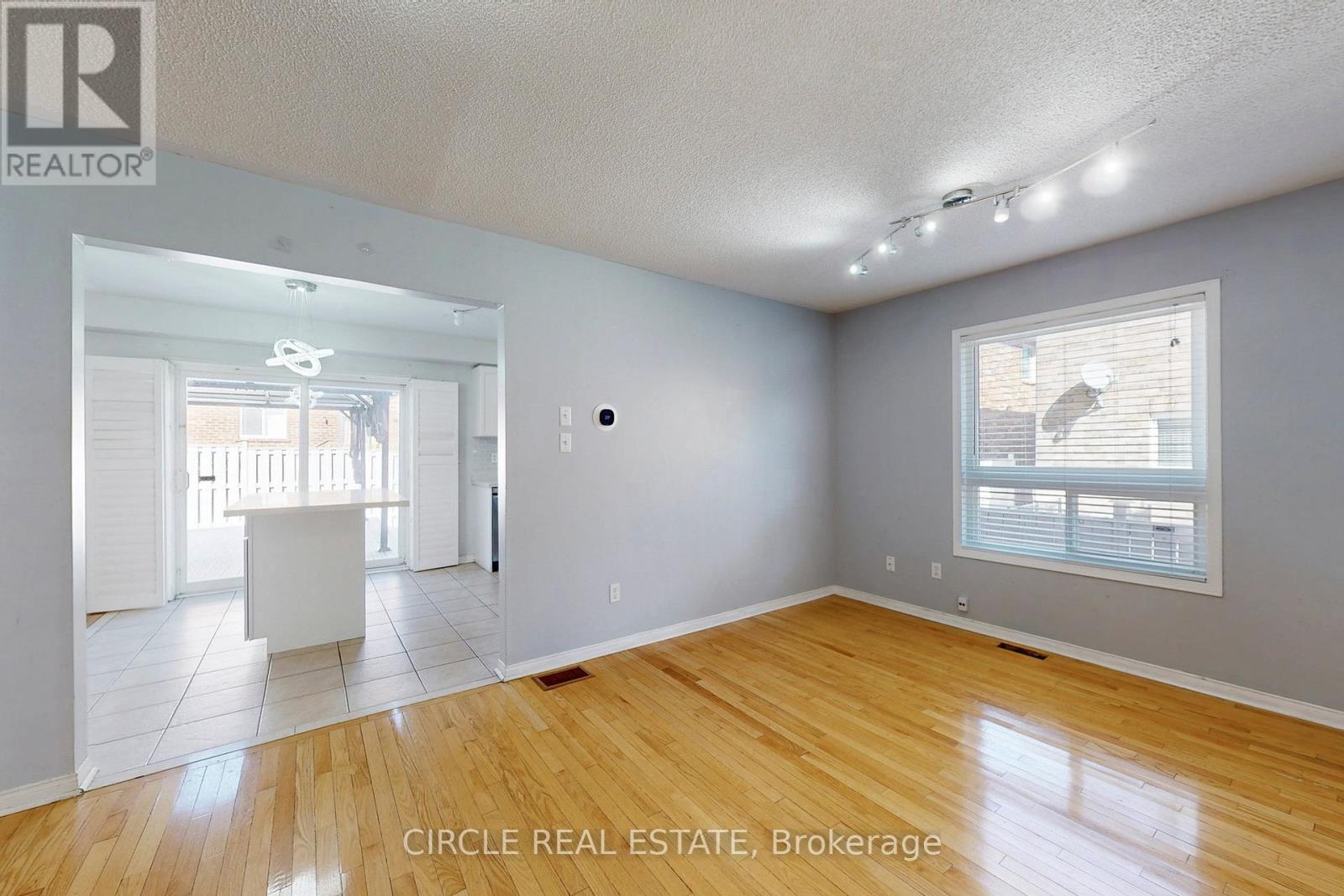 44 Conklin Drive, Brampton, Ontario  L7A 3P5 - Photo 7 - W12432639