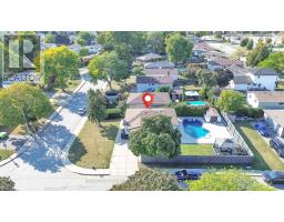 4 LISA COURT, Hamilton, Ontario