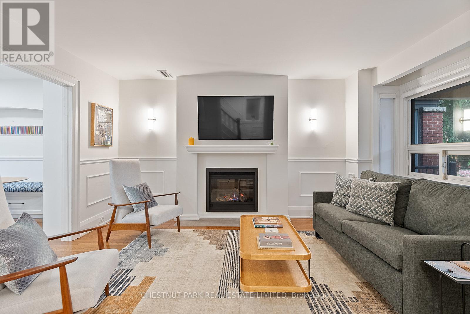 265 Winona Drive, Toronto, Ontario  M6C 3S8 - Photo 4 - C12504982