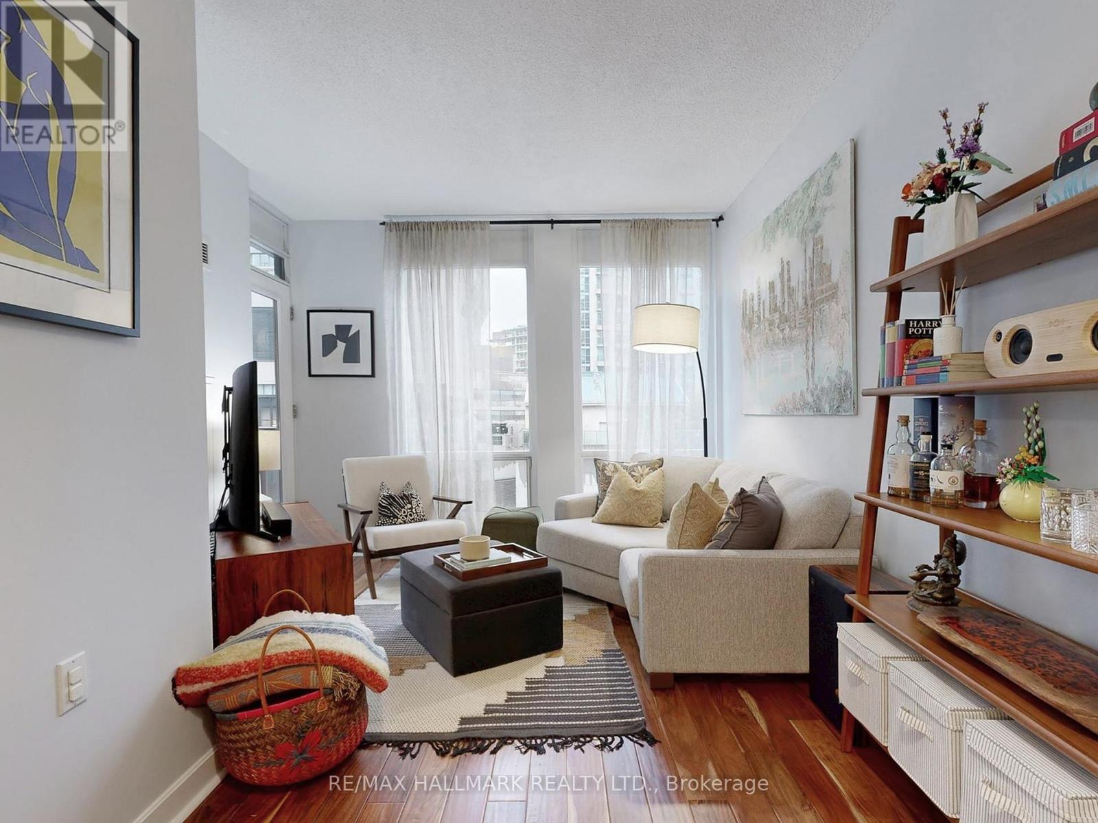 1403 - 85 Bloor Street E, Toronto, Ontario  M4W 3Y1 - Photo 2 - C12505012