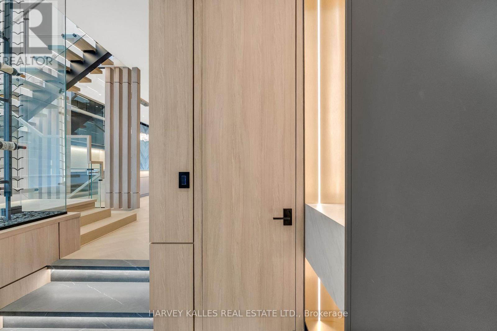 19 Ridley Boulevard, Toronto, Ontario  M5M 3L1 - Photo 5 - C12505046