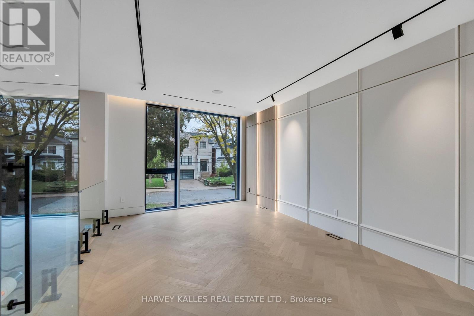 19 Ridley Boulevard, Toronto, Ontario  M5M 3L1 - Photo 8 - C12505046