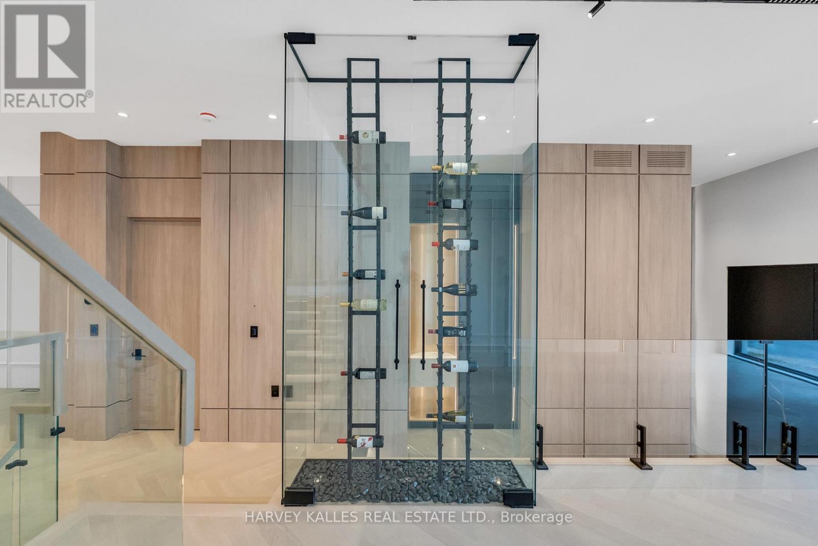 19 Ridley Boulevard, Toronto, Ontario  M5M 3L1 - Photo 9 - C12505046