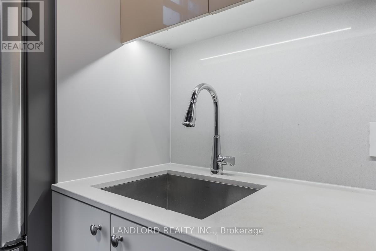 606 - 8 Gladstone Avenue, Toronto, Ontario  M6J 0B3 - Photo 8 - C12505074