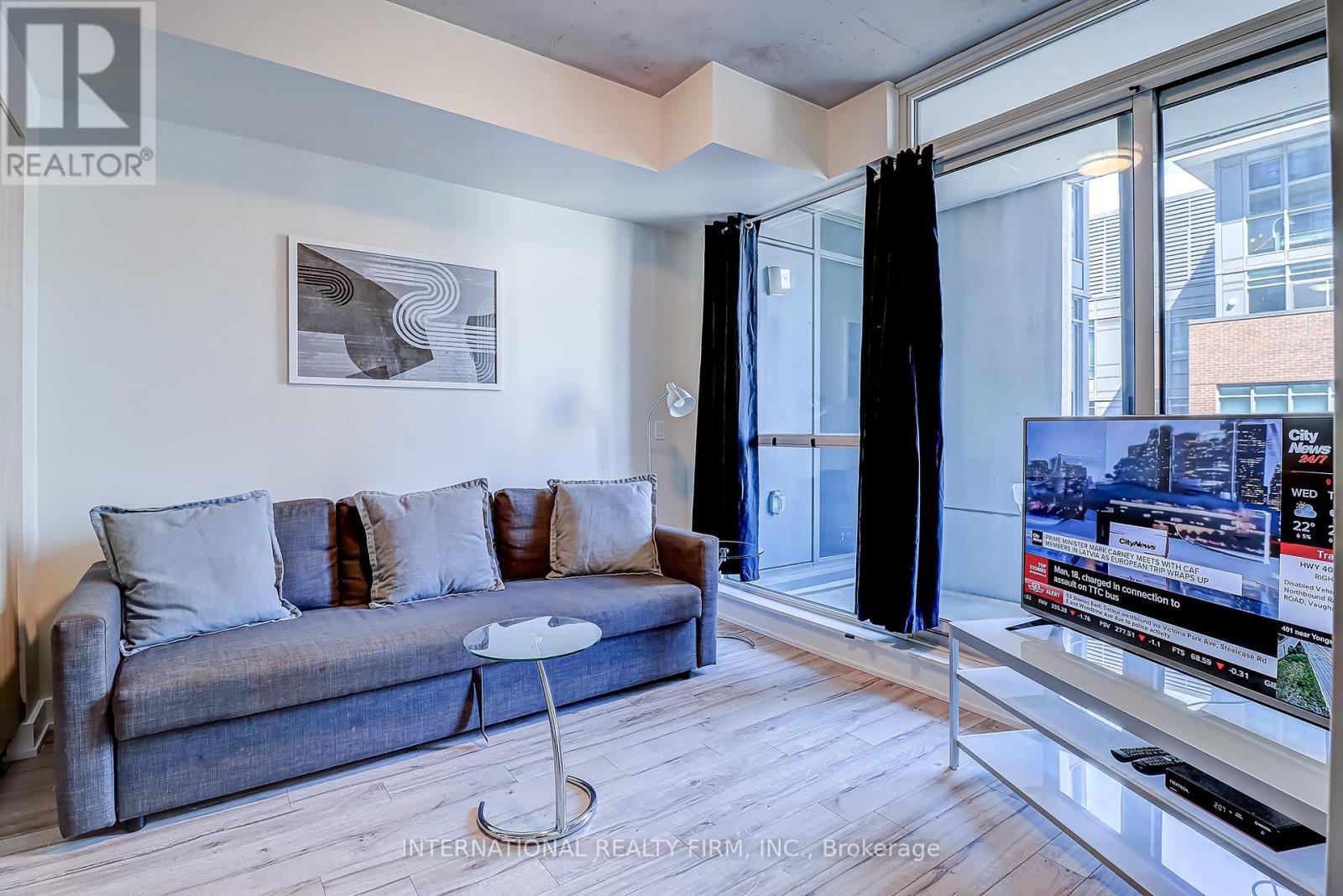 604 - 20 Minowan Miikan Lane, Toronto, Ontario  M6J 0E5 - Photo 5 - C12505094