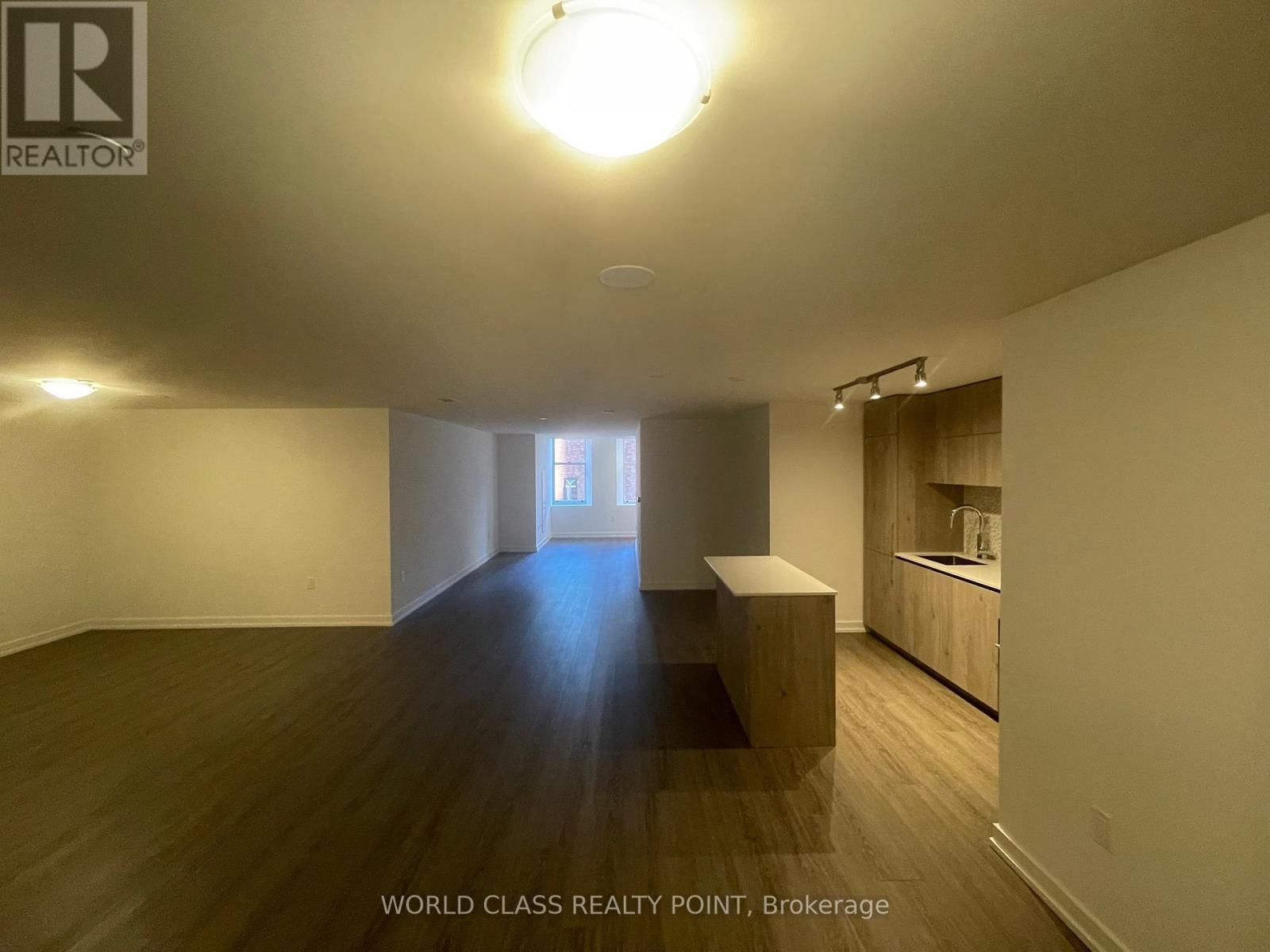 302 - 1 YORKVILLE AVENUE, Toronto, Ontario