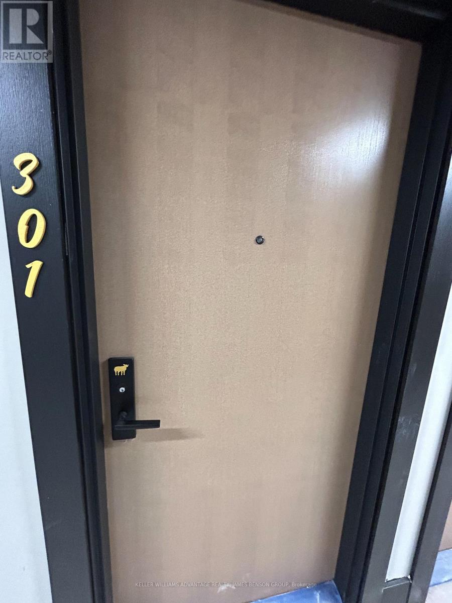 301 - 195 MCCAUL STREET, Toronto, Ontario