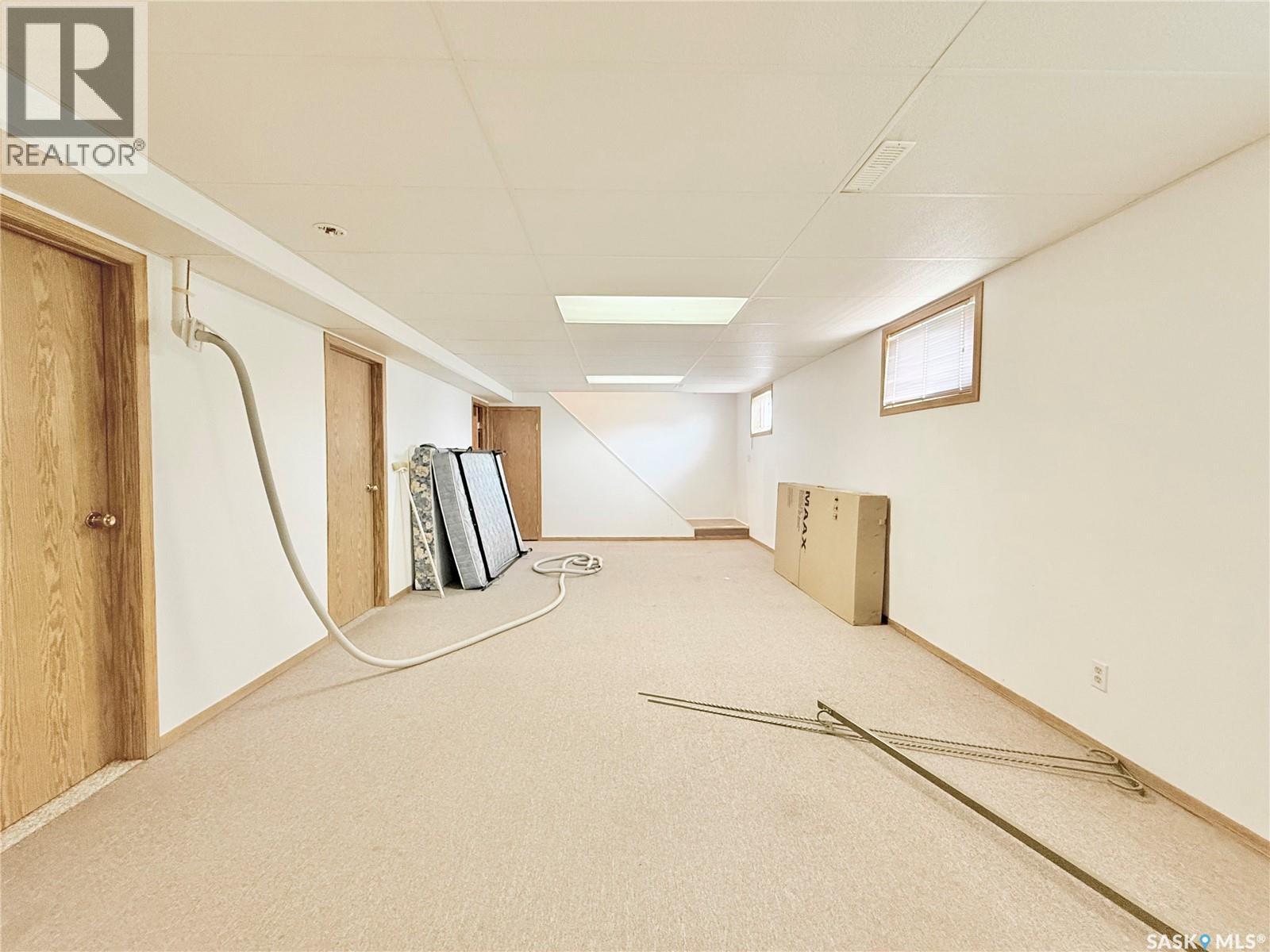 100 1st Avenue N, Lucky Lake, Saskatchewan  S0L 1Z0 - Photo 31 - SK022305