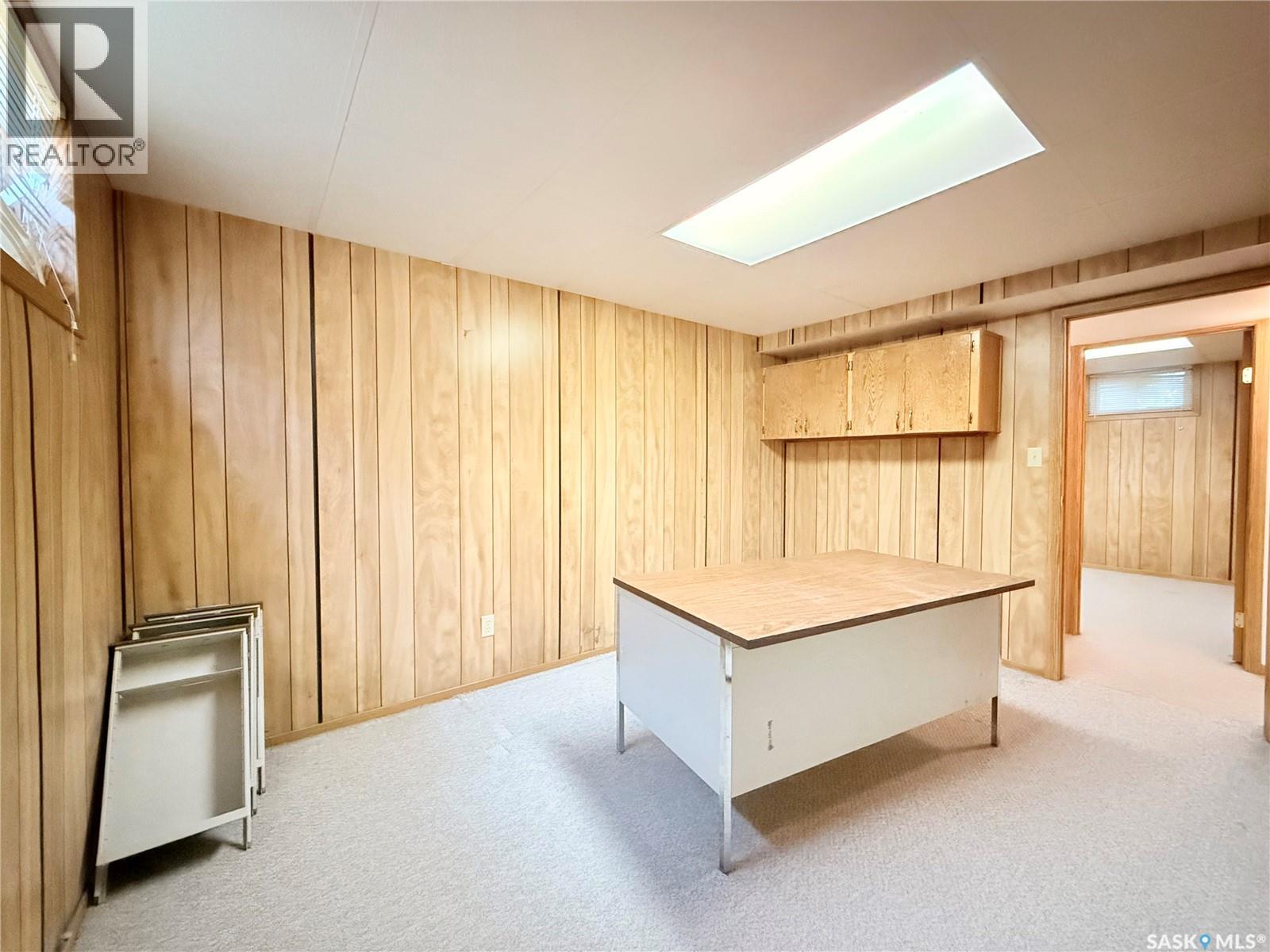 100 1st Avenue N, Lucky Lake, Saskatchewan  S0L 1Z0 - Photo 32 - SK022305