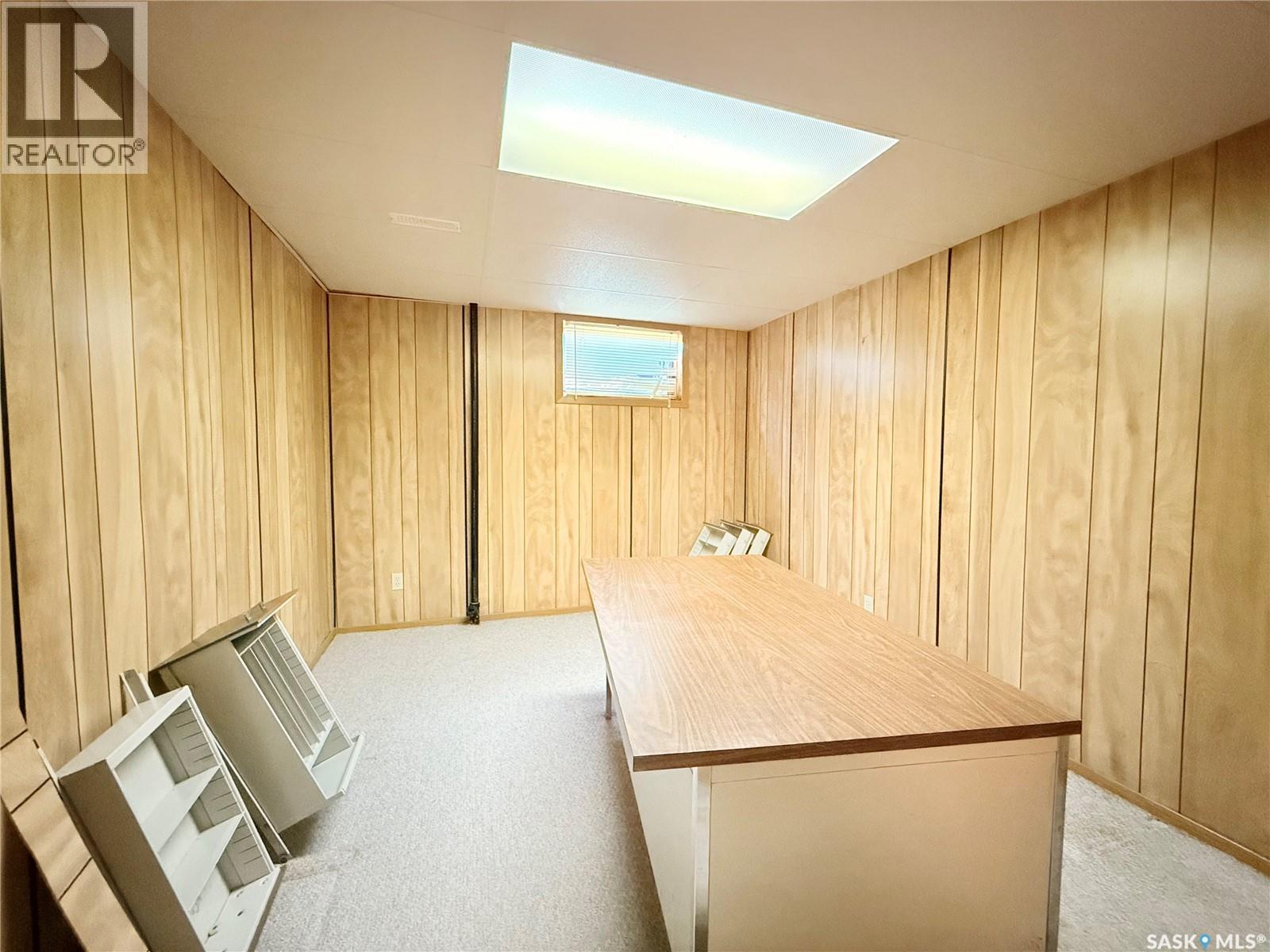 100 1st Avenue N, Lucky Lake, Saskatchewan  S0L 1Z0 - Photo 33 - SK022305