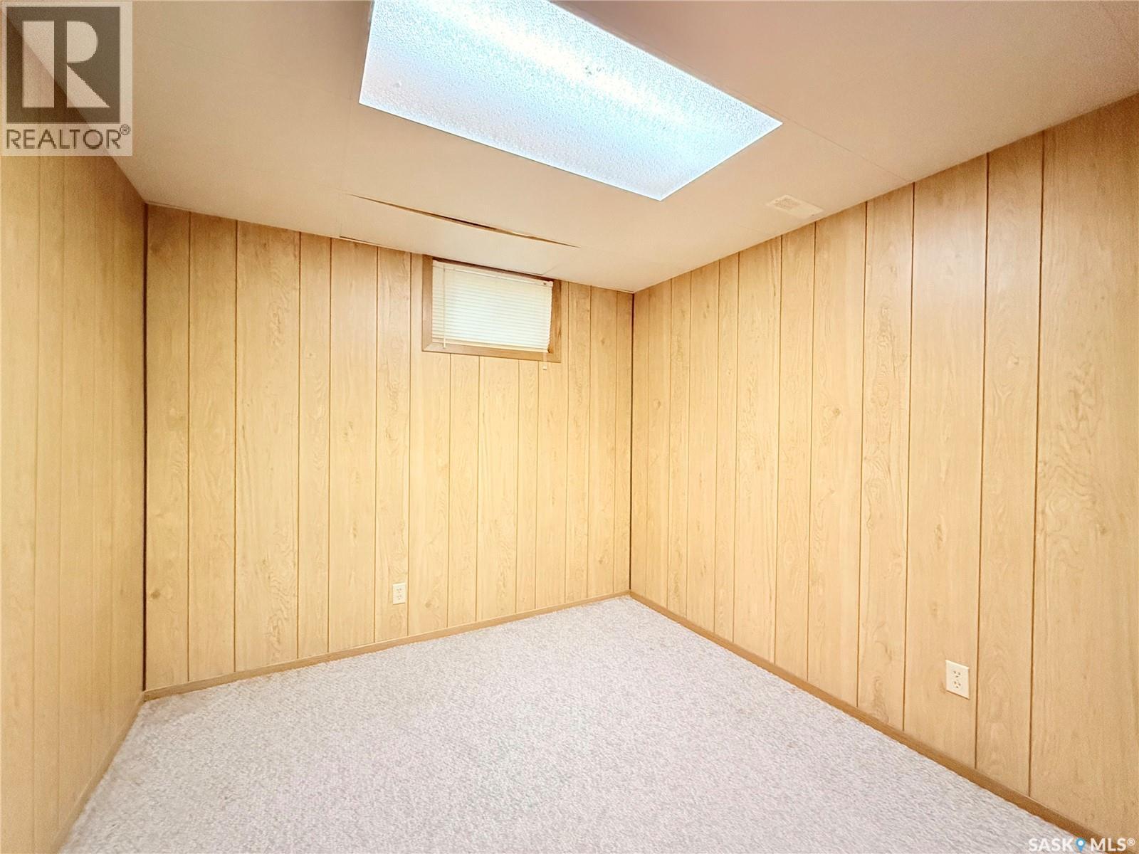 100 1st Avenue N, Lucky Lake, Saskatchewan  S0L 1Z0 - Photo 37 - SK022305