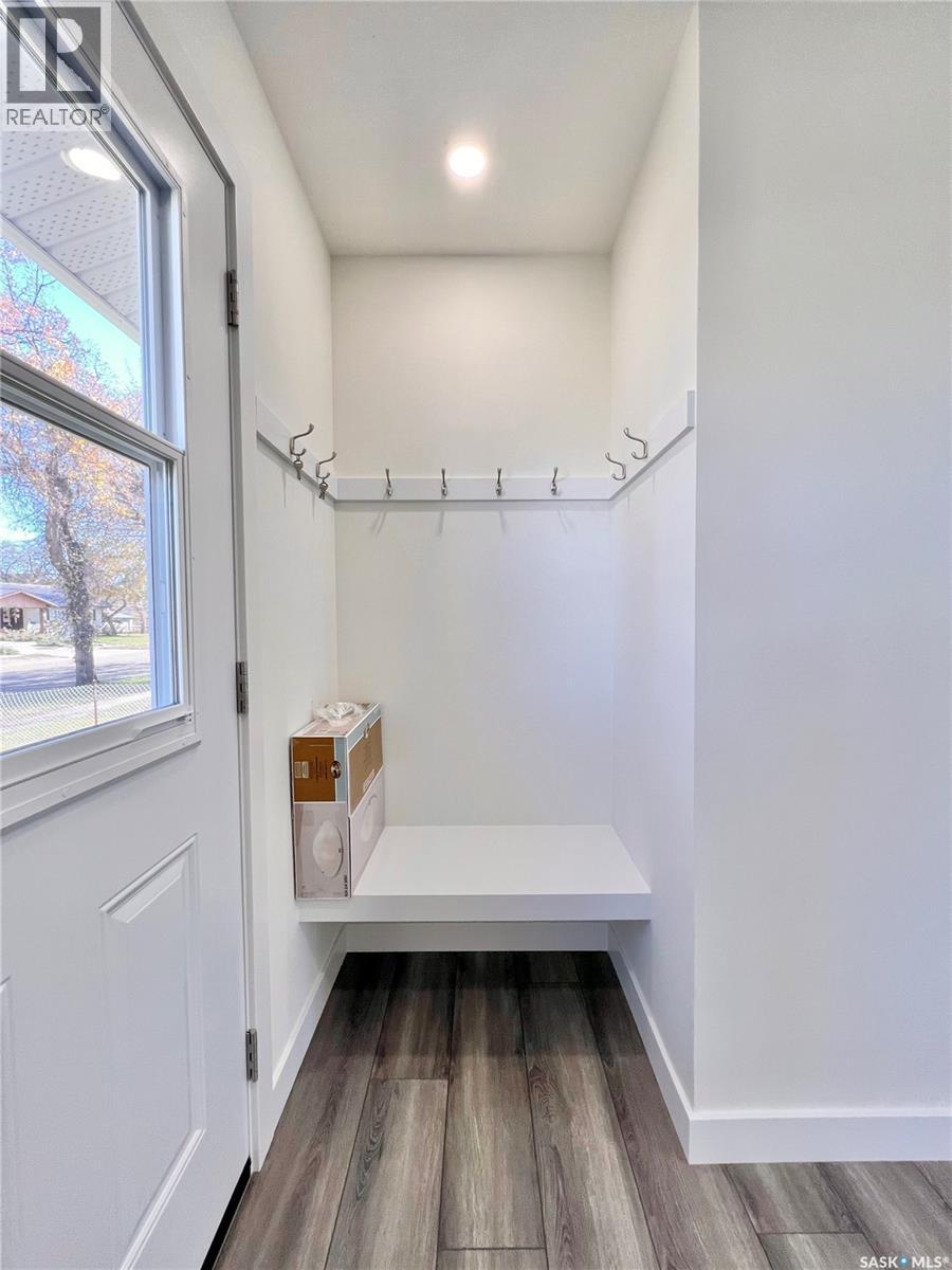 318 Mctavish Street, Outlook, Saskatchewan  S0L 2N0 - Photo 10 - SK022300