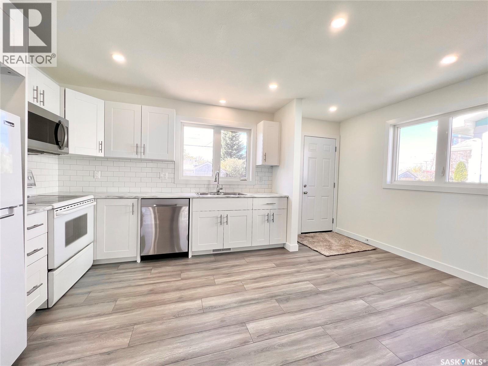 318 Mctavish Street, Outlook, Saskatchewan  S0L 2N0 - Photo 2 - SK022300