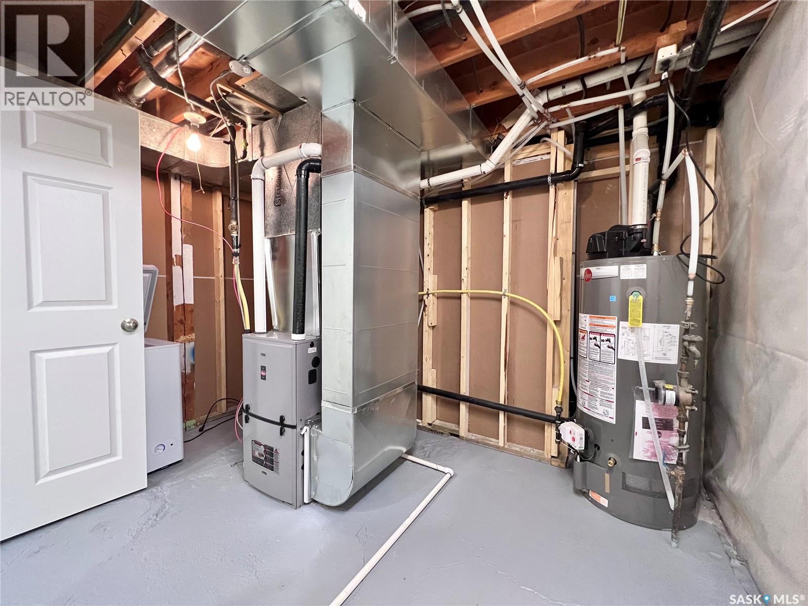 318 Mctavish Street, Outlook, Saskatchewan  S0L 2N0 - Photo 28 - SK022300