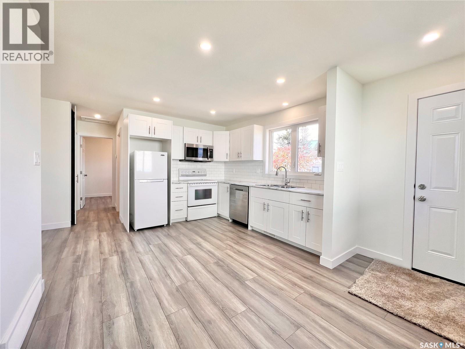 318 Mctavish Street, Outlook, Saskatchewan  S0L 2N0 - Photo 3 - SK022300