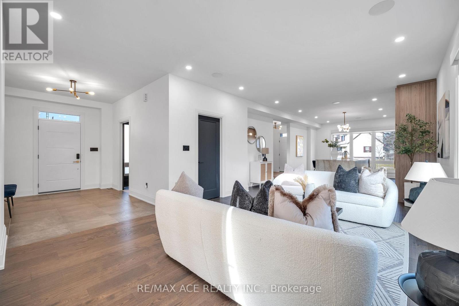 19 Burcher Road, Ajax, Ontario  L1S 2P8 - Photo 5 - E12505116