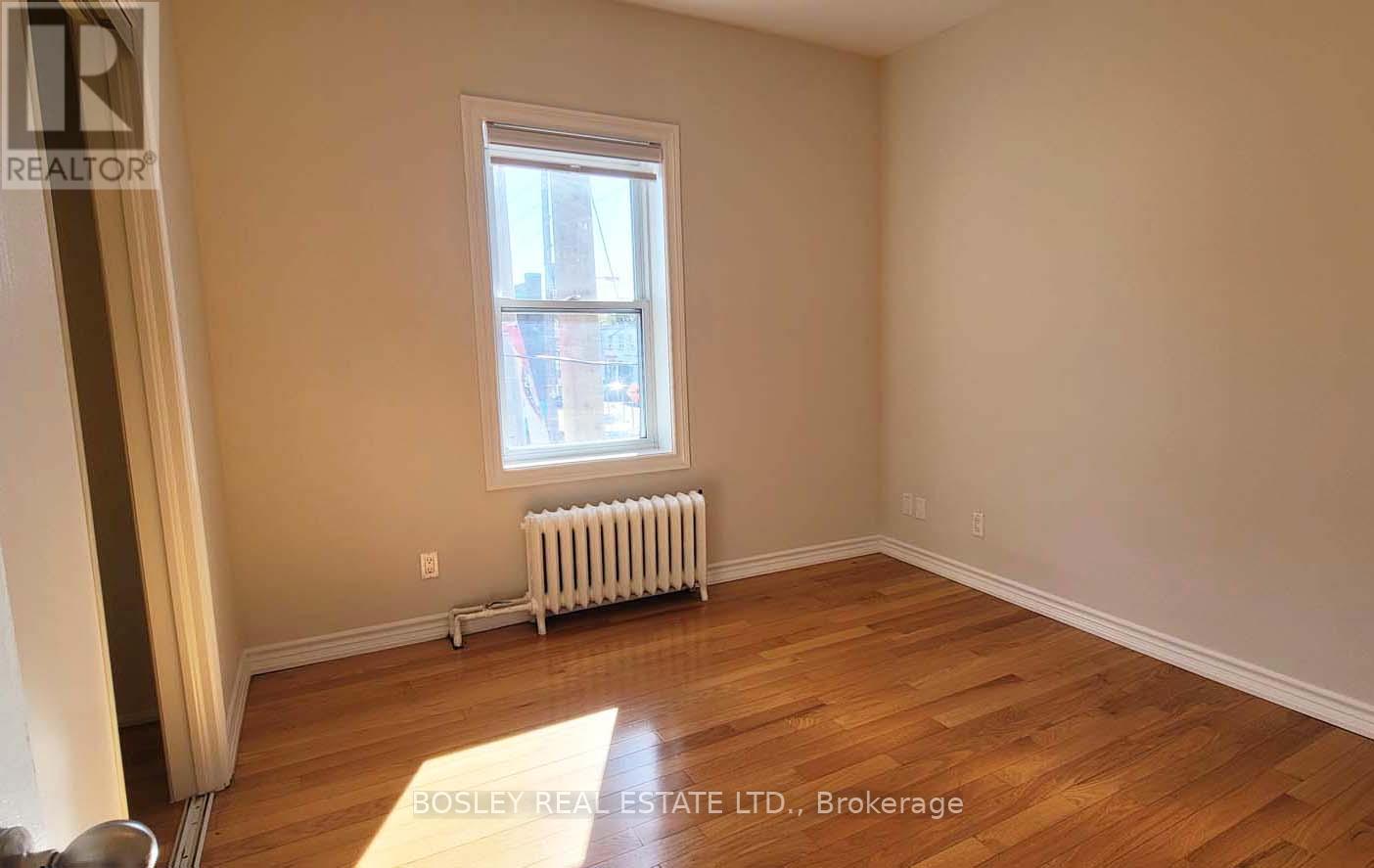 Upper - 1023 Pape Avenue, Toronto, Ontario  M4K 3W1 - Photo 11 - E12505130