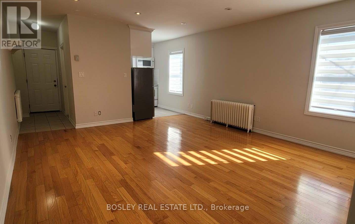 Upper - 1023 Pape Avenue, Toronto, Ontario  M4K 3W1 - Photo 4 - E12505130