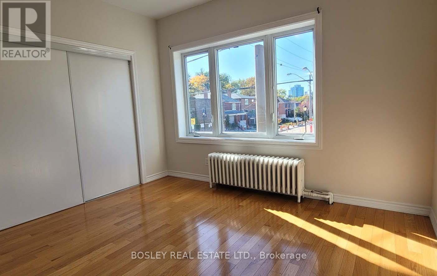 Upper - 1023 Pape Avenue, Toronto, Ontario  M4K 3W1 - Photo 8 - E12505130